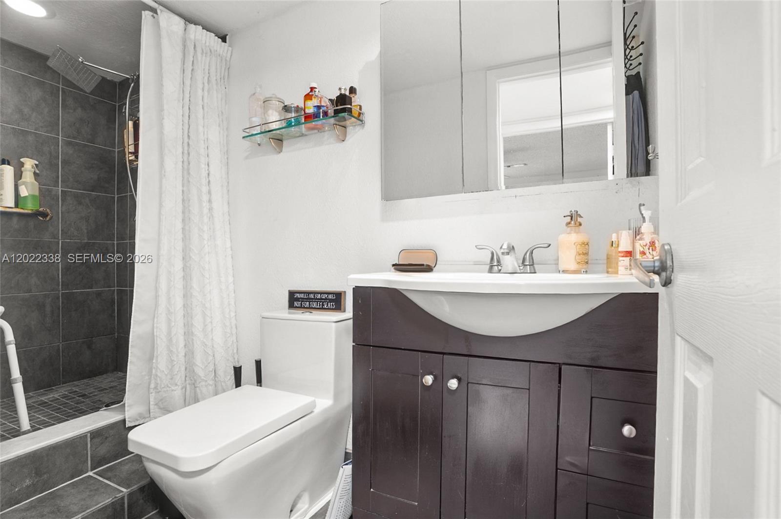 181 2 / 2 820 sq. ft. $ 2026-05-20 0 foto