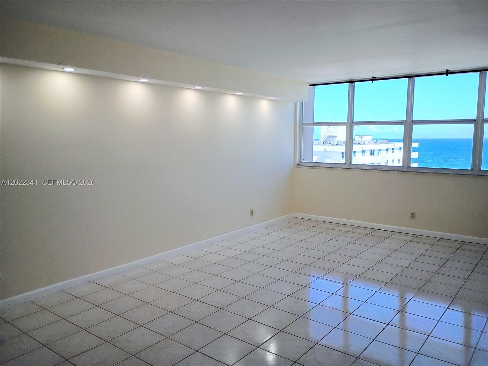 Photo of 1410 Ocean Dr  #1208, Hollywood, Florida, 33019 - 