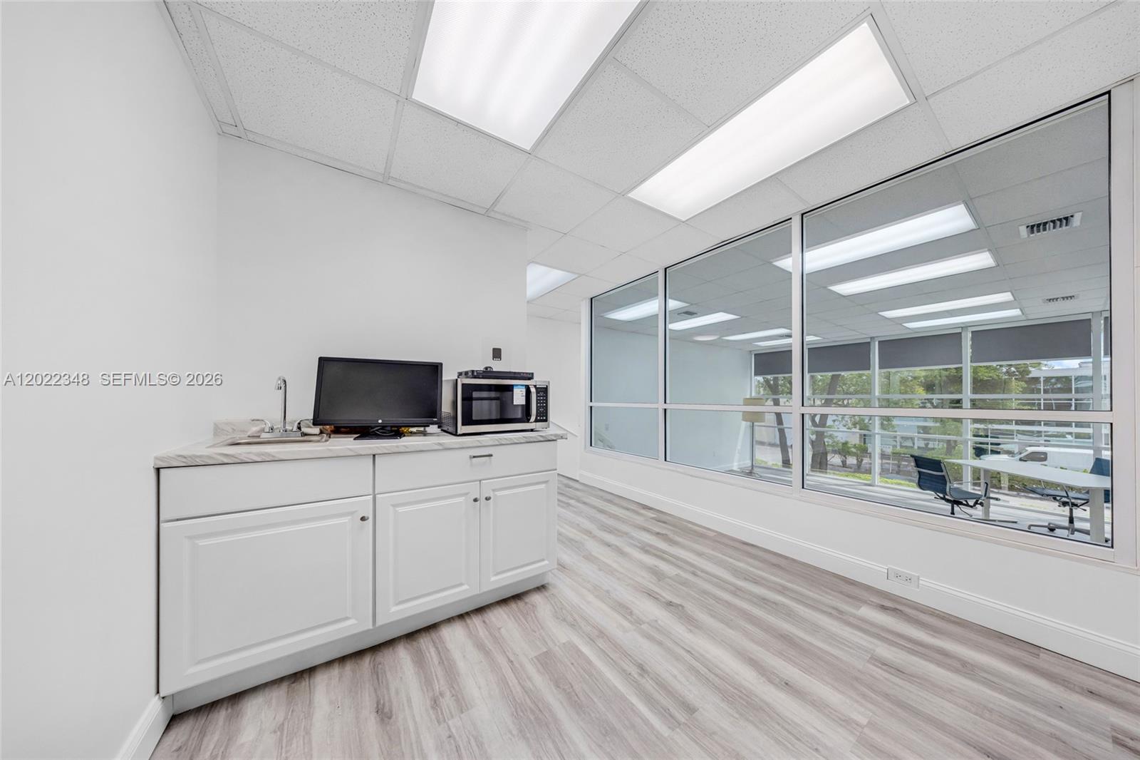 See details 8009 / sq. ft. $ 2026-05-20 0 Photo
