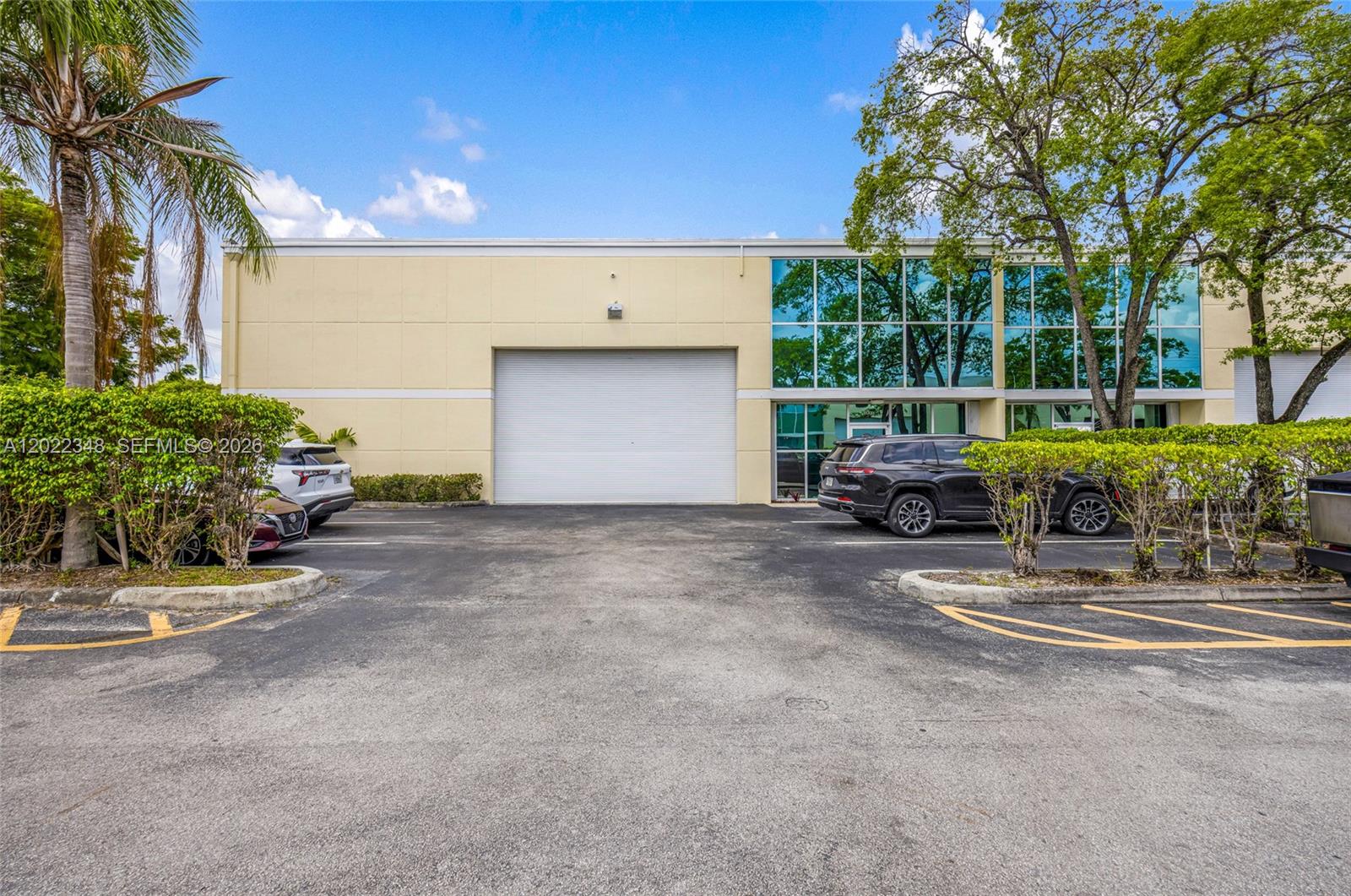 See details 8009 / sq. ft. $ 2026-05-20 0 Photo