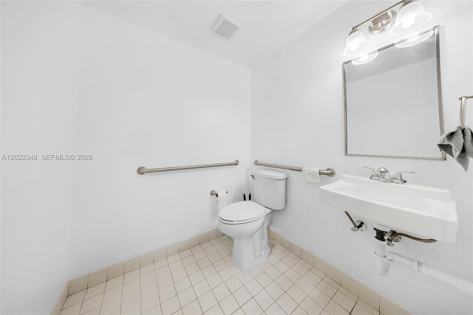 See details 8009 / sq. ft. $ 2026-05-20 0 Photo