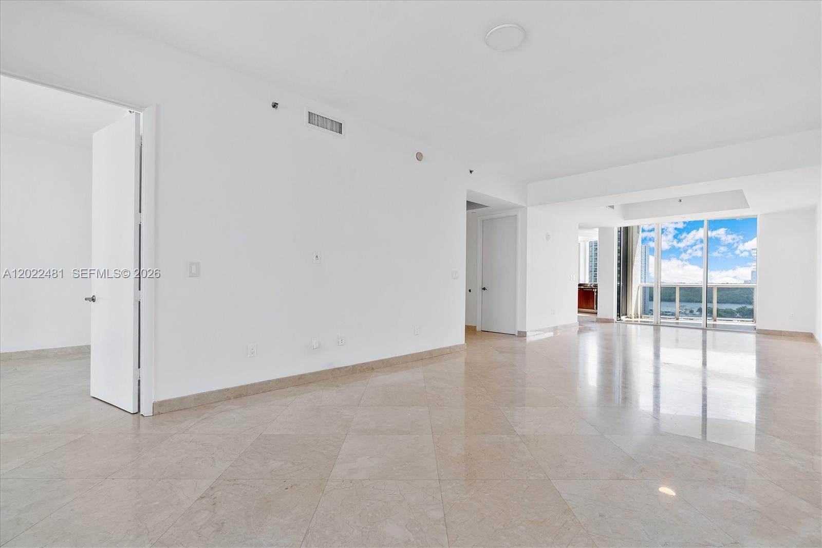 See details 904 3 / 4 2327 sq. ft. $ 2026-05-20 0 Photo