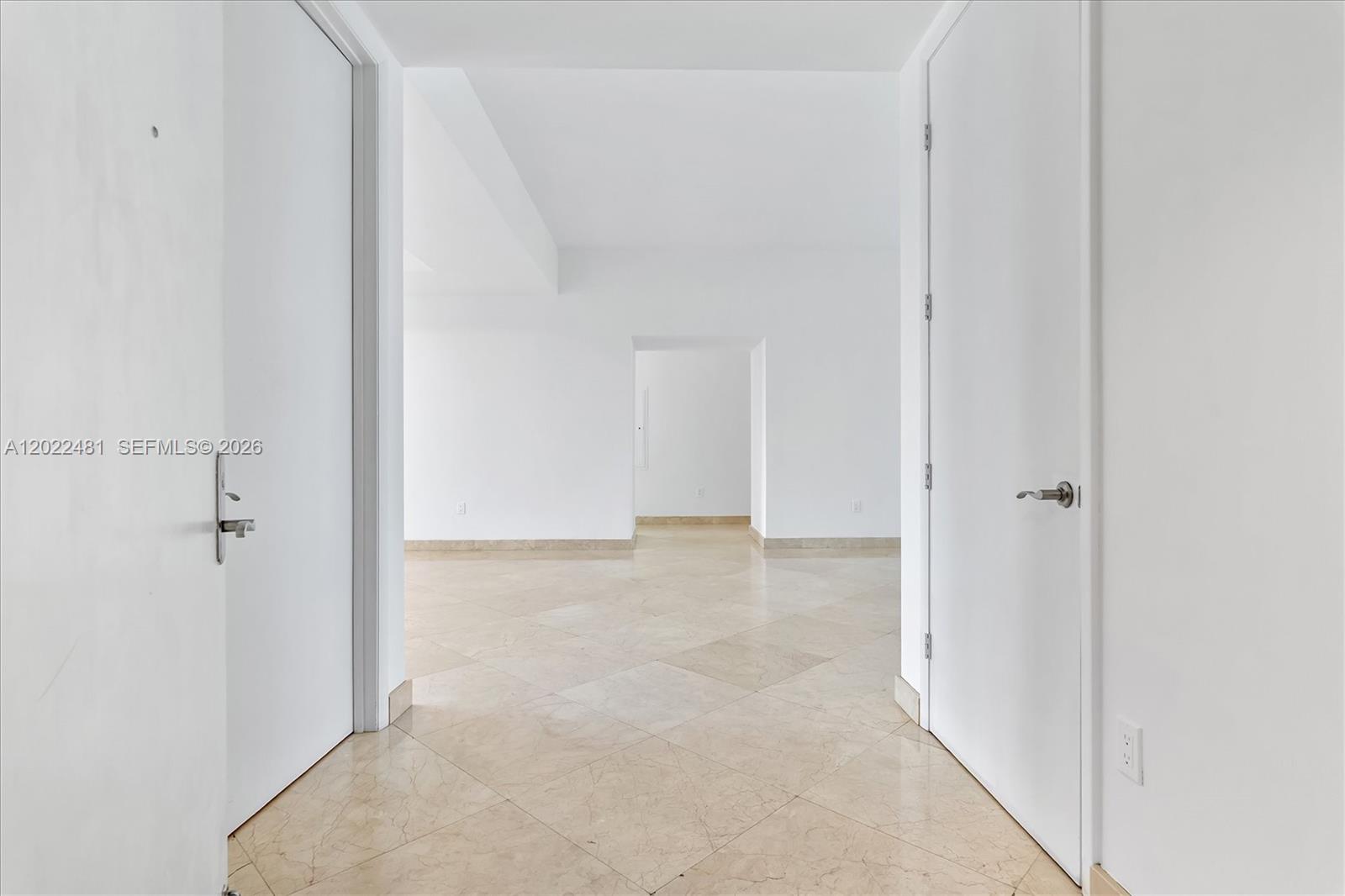 See details 904 3 / 4 2327 sq. ft. $ 2026-05-20 0 Photo