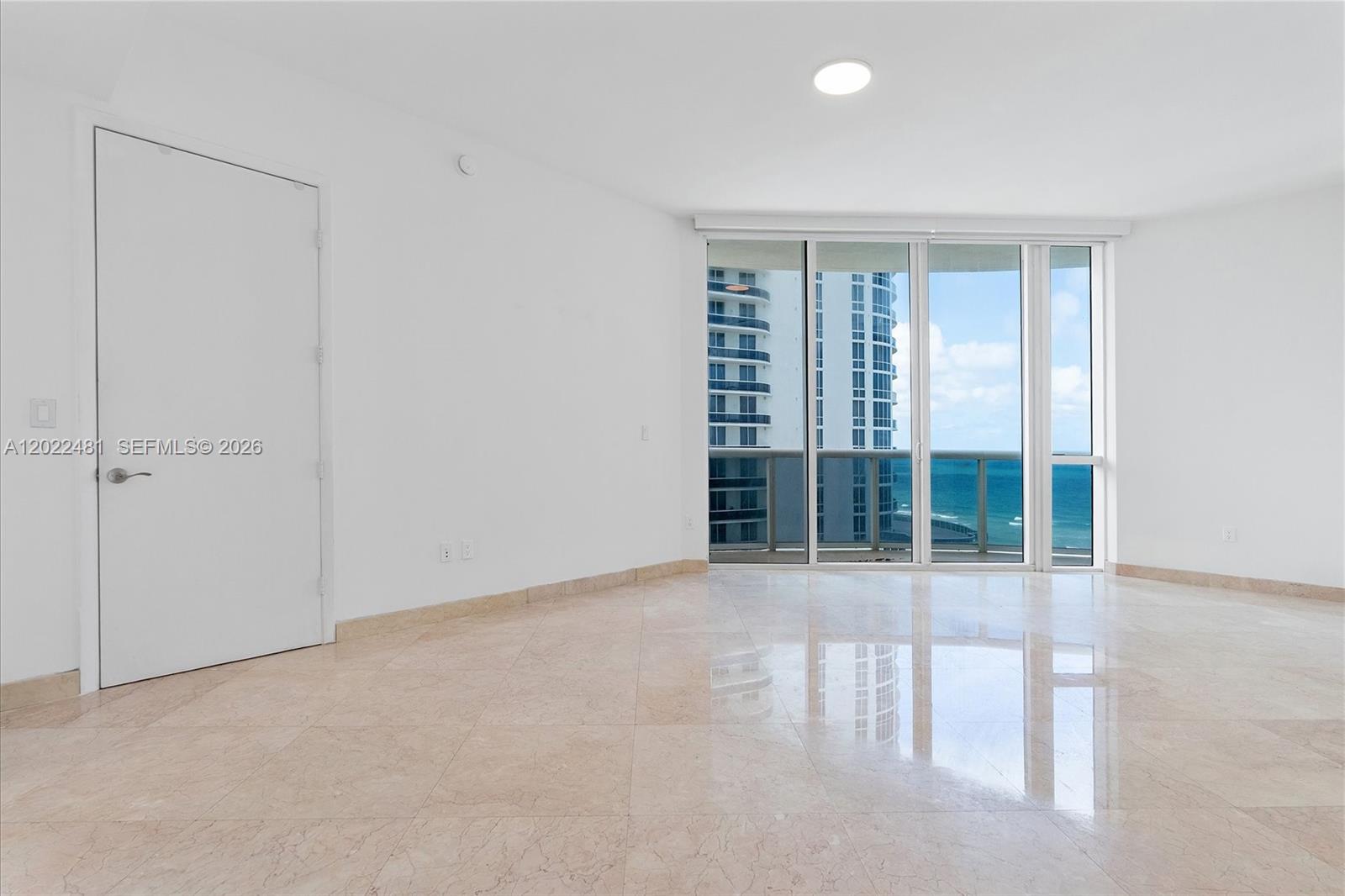 See details 904 3 / 4 2327 sq. ft. $ 2026-05-20 0 Photo