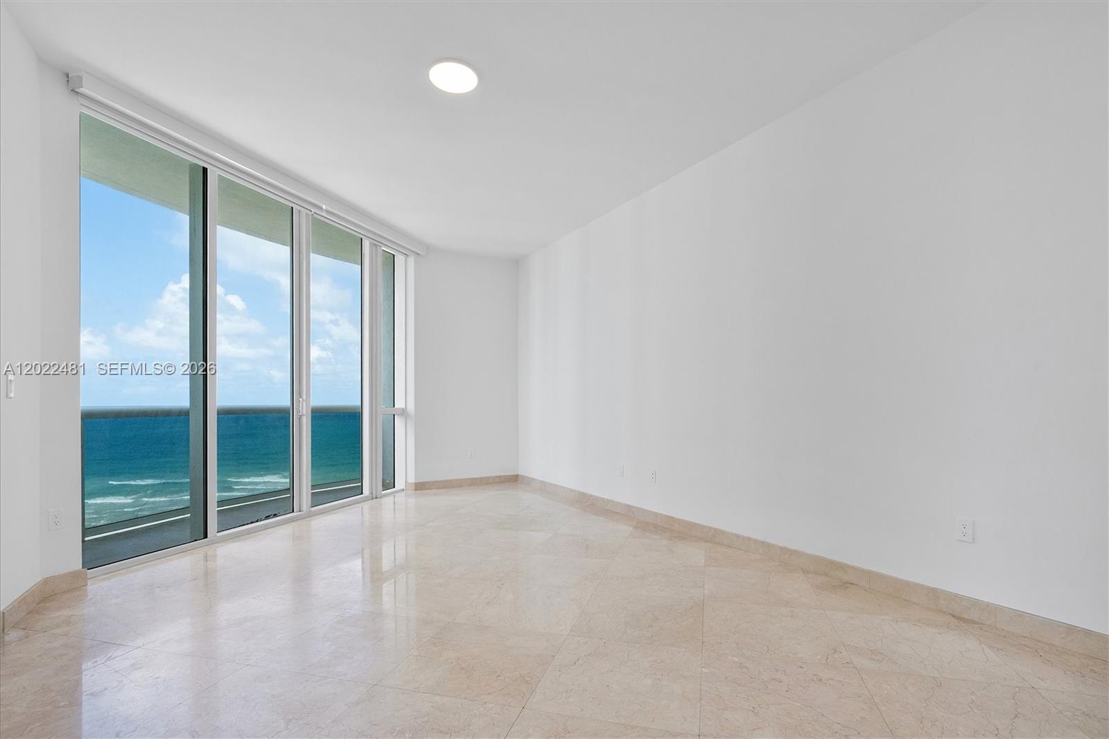 See details 904 3 / 4 2327 sq. ft. $ 2026-05-20 0 Photo