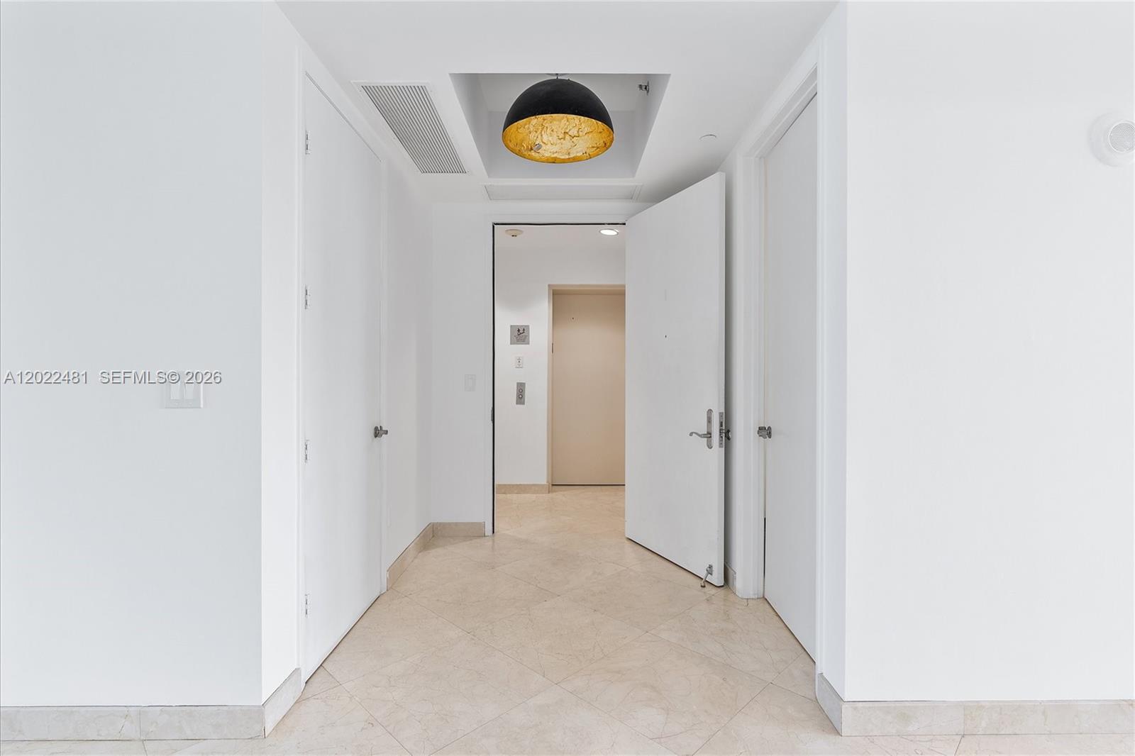 See details 904 3 / 4 2327 sq. ft. $ 2026-05-20 0 Photo