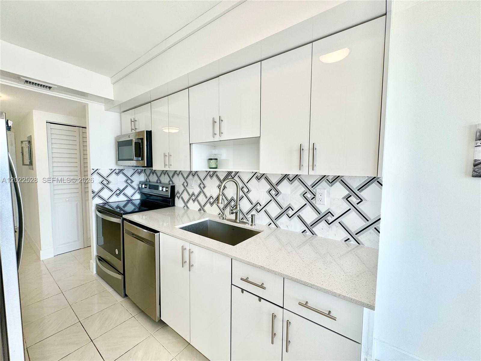 See details 2316 2 / 2 1276 sq. ft. $ 2026-05-20 0 Photo