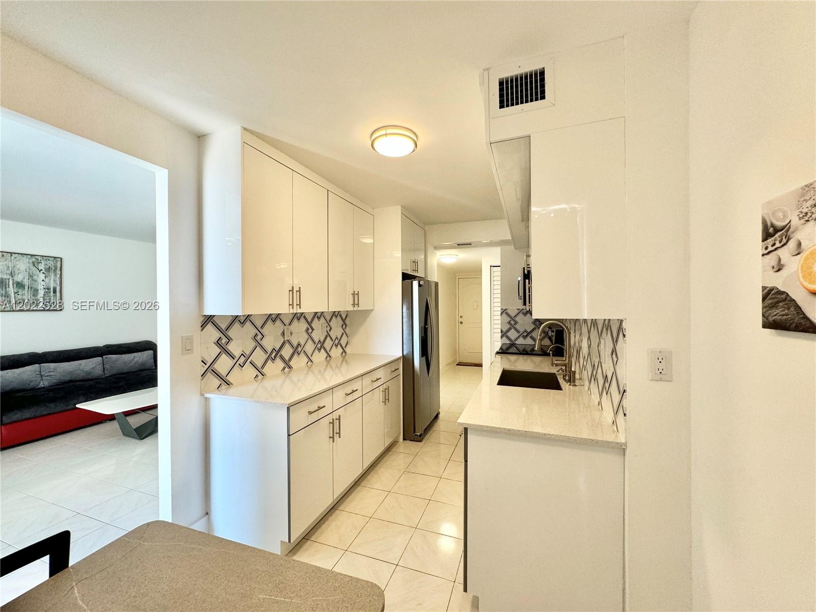 See details 2316 2 / 2 1276 sq. ft. $ 2026-05-20 0 Photo