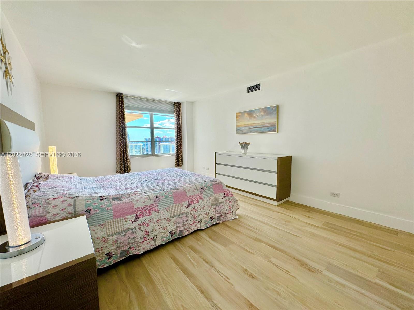 See details 2316 2 / 2 1276 sq. ft. $ 2026-05-20 0 Photo