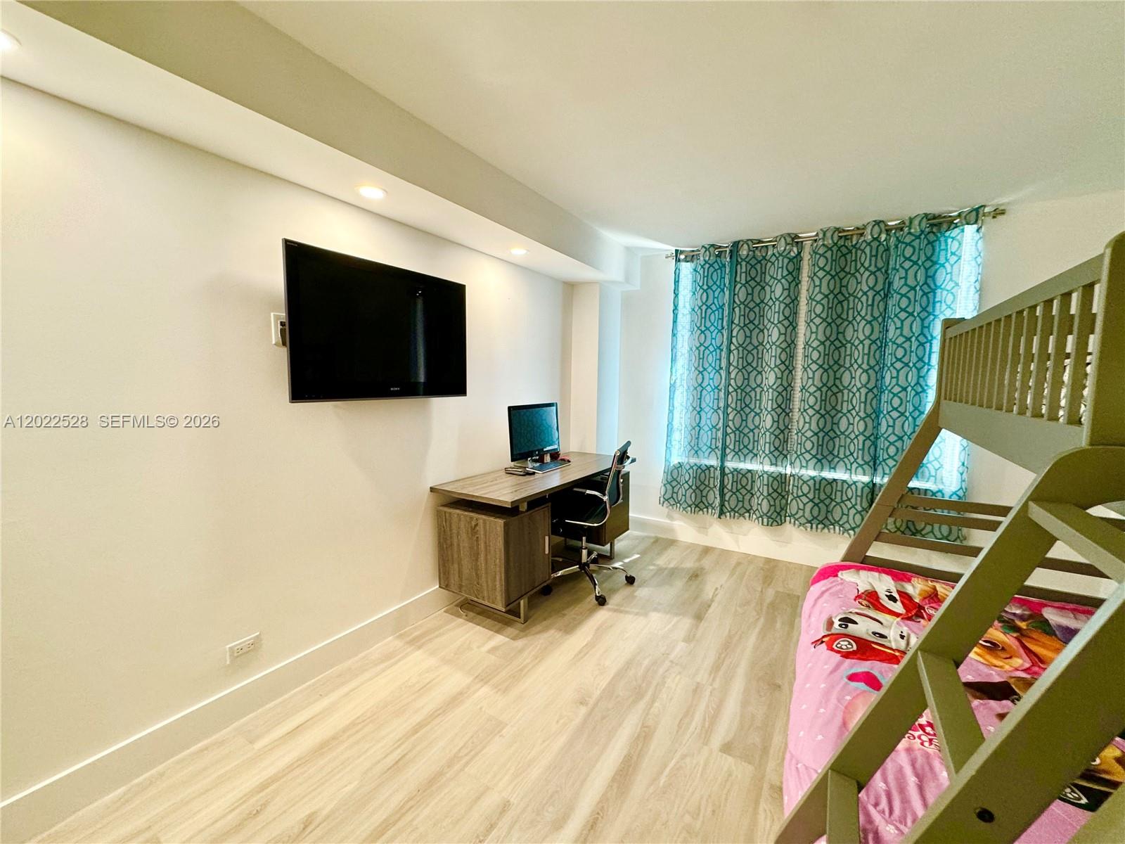 See details 2316 2 / 2 1276 sq. ft. $ 2026-05-20 0 Photo