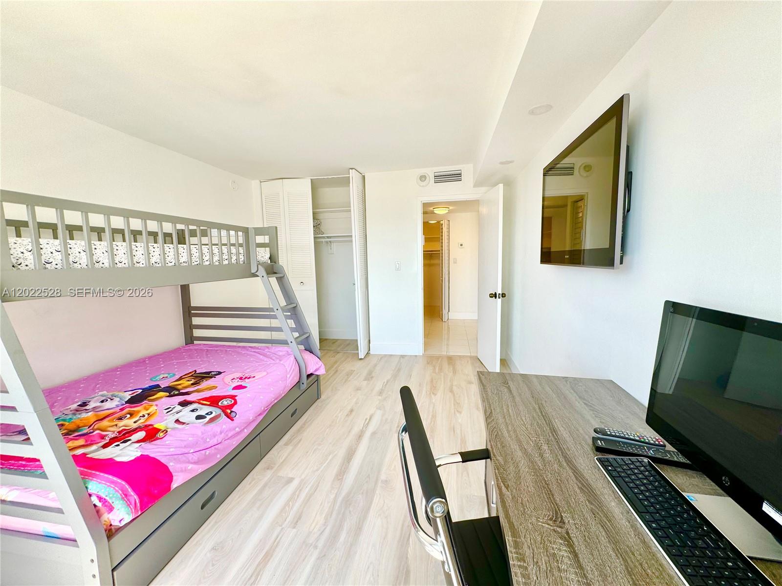 See details 2316 2 / 2 1276 sq. ft. $ 2026-05-20 0 Photo