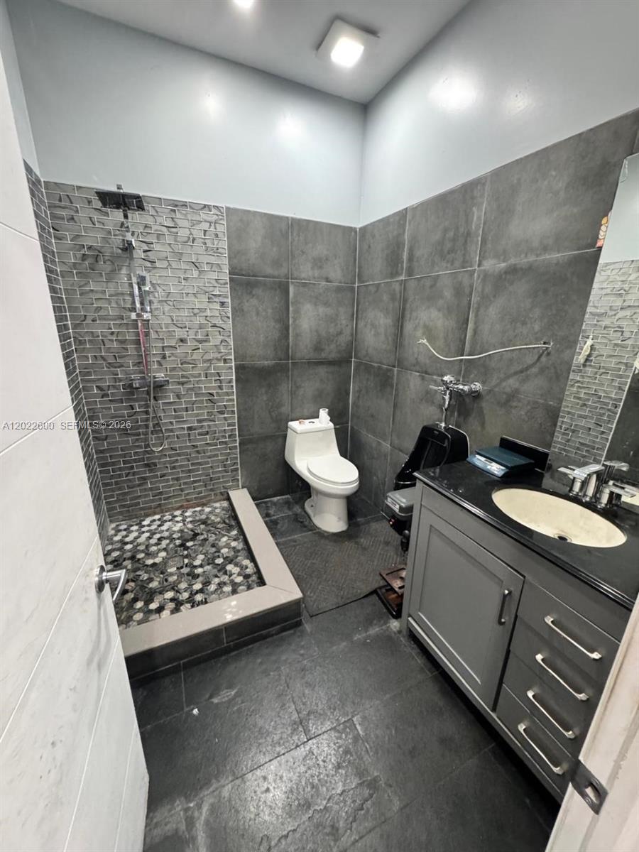 See details 12390 / sq. ft. $ 2026-05-20 0 Photo