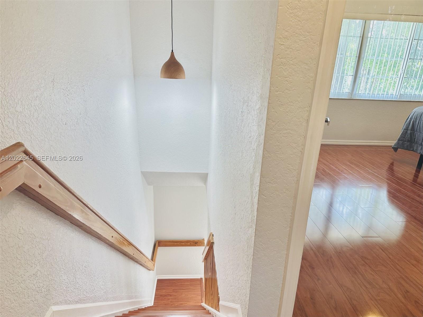 Ver detalles 8952 3 / 3 1473 sq. ft. $ 2026-05-21 0 foto