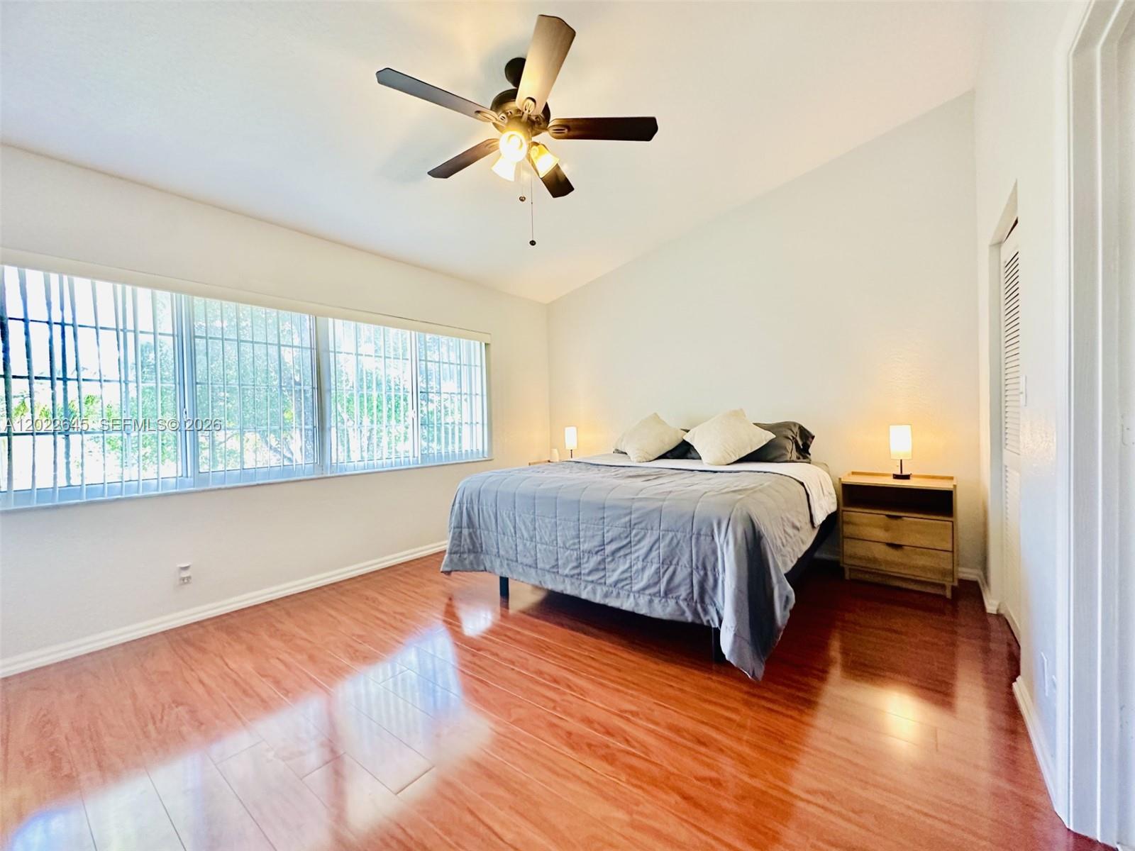 Ver detalles 8952 3 / 3 1473 sq. ft. $ 2026-05-21 0 foto