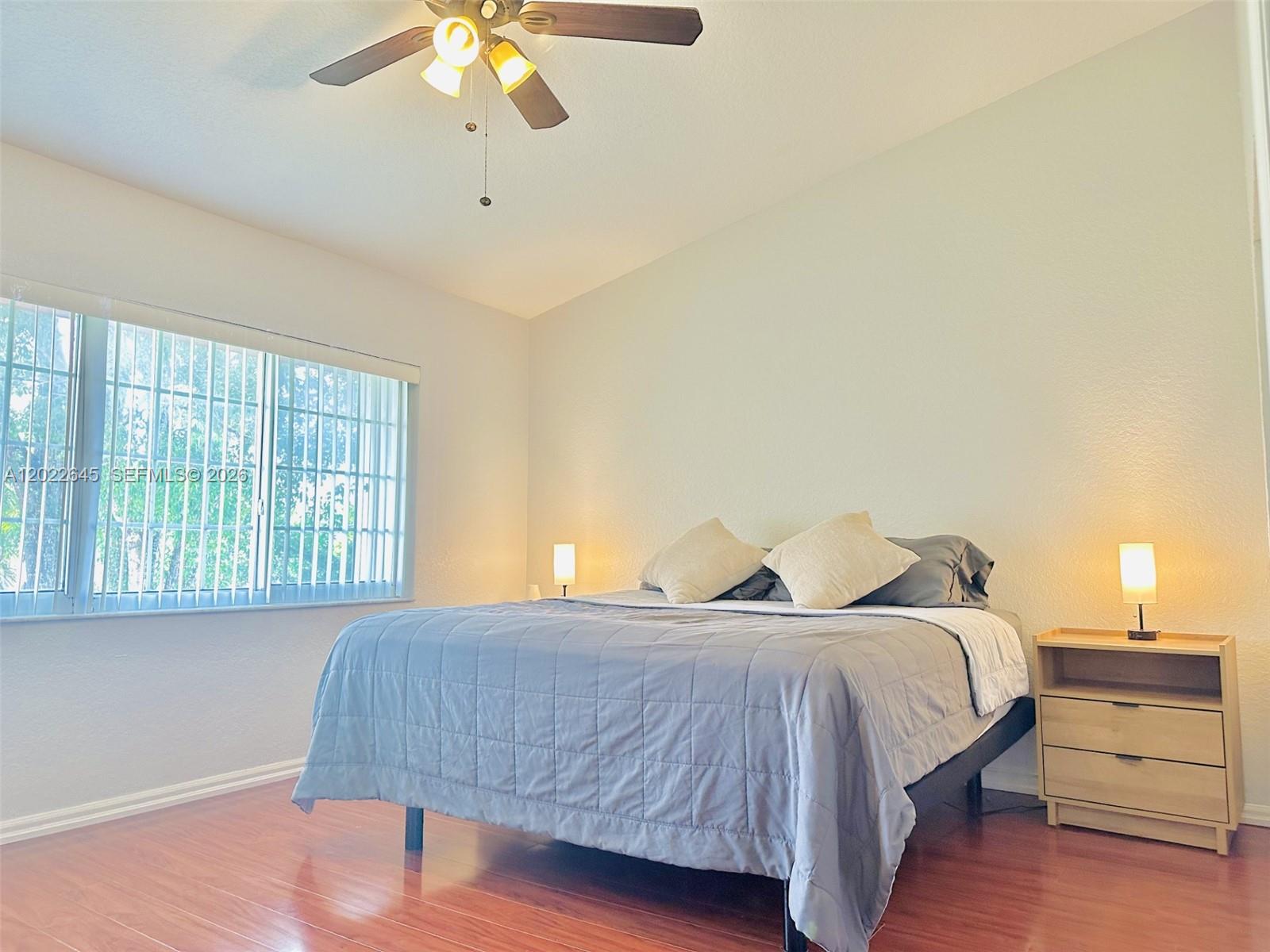 Ver detalles 8952 3 / 3 1473 sq. ft. $ 2026-05-21 0 foto