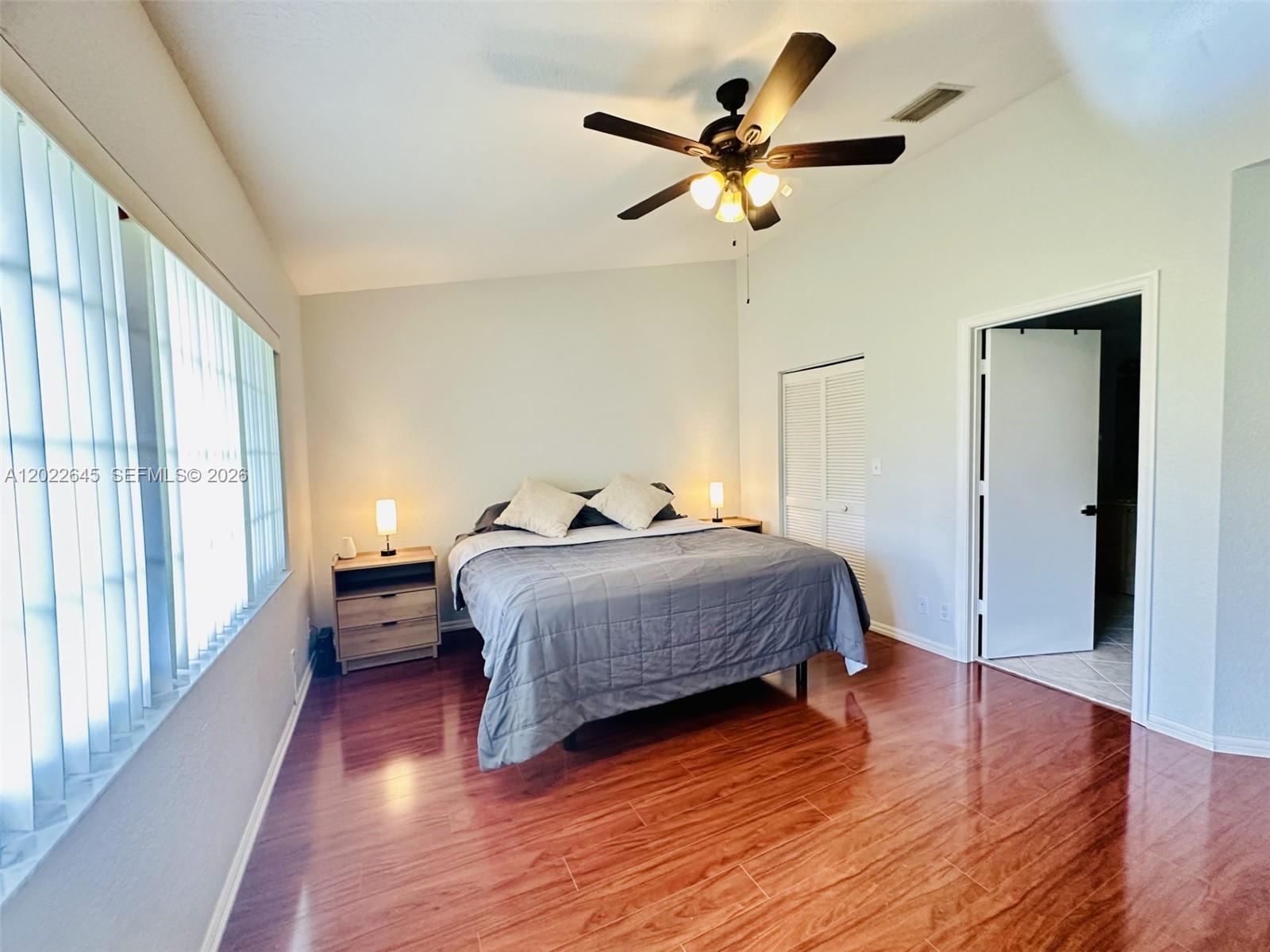 Ver detalles 8952 3 / 3 1473 sq. ft. $ 2026-05-21 0 foto