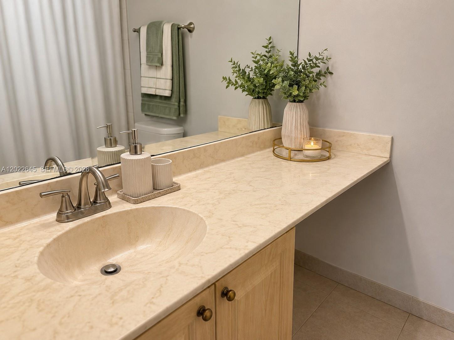 Ver detalles 8952 3 / 3 1473 sq. ft. $ 2026-05-21 0 foto