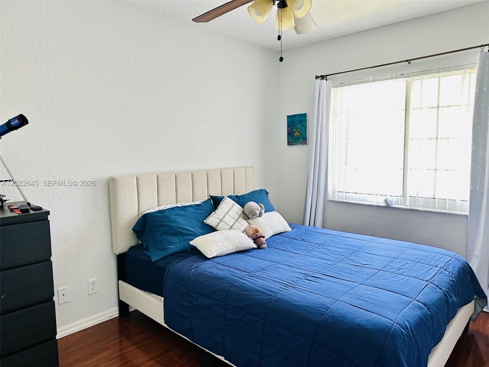 Ver detalles 8952 3 / 3 1473 sq. ft. $ 2026-05-21 0 foto