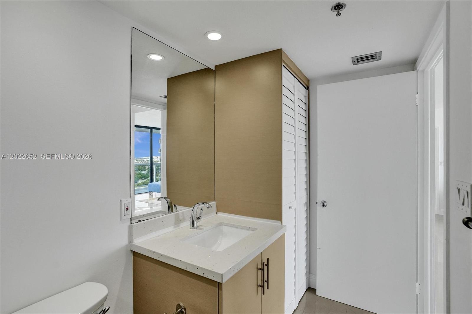 Photo of 20515 Country Club Dr  #1641, Aventura, Florida, 33180 - 