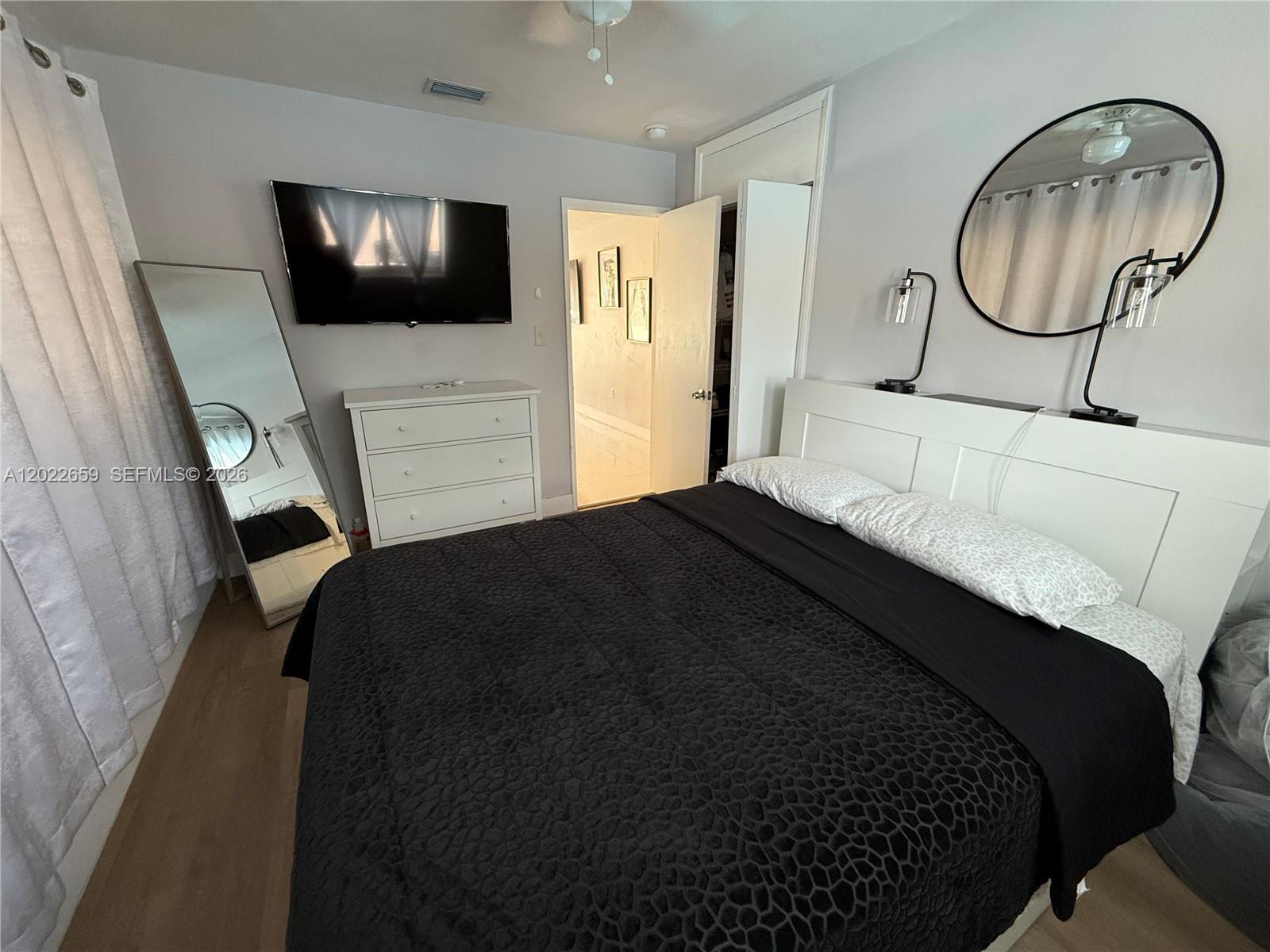 Ver detalles 1825 3 / 2 1192 sq. ft. $ 2026-05-20 0 foto