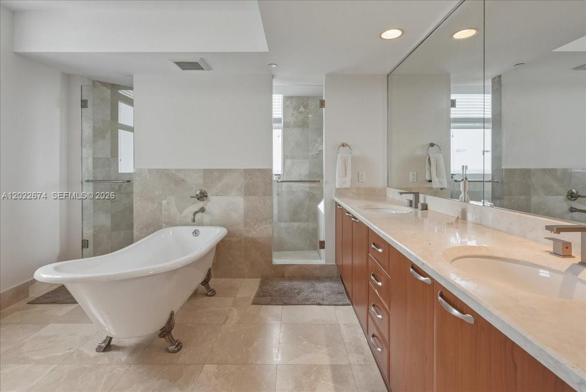 Photo of 3301 183rd St  #2101, Aventura, Florida, 33160 - MASTER