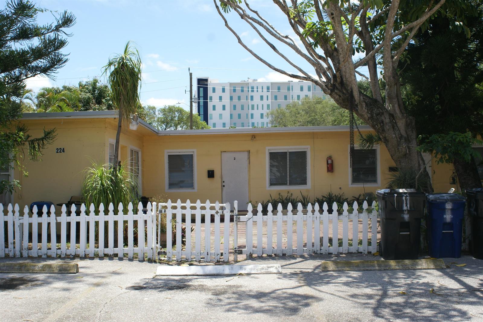 1-4  / 0 2420 sq. ft. $ 2026-06-20 0 foto