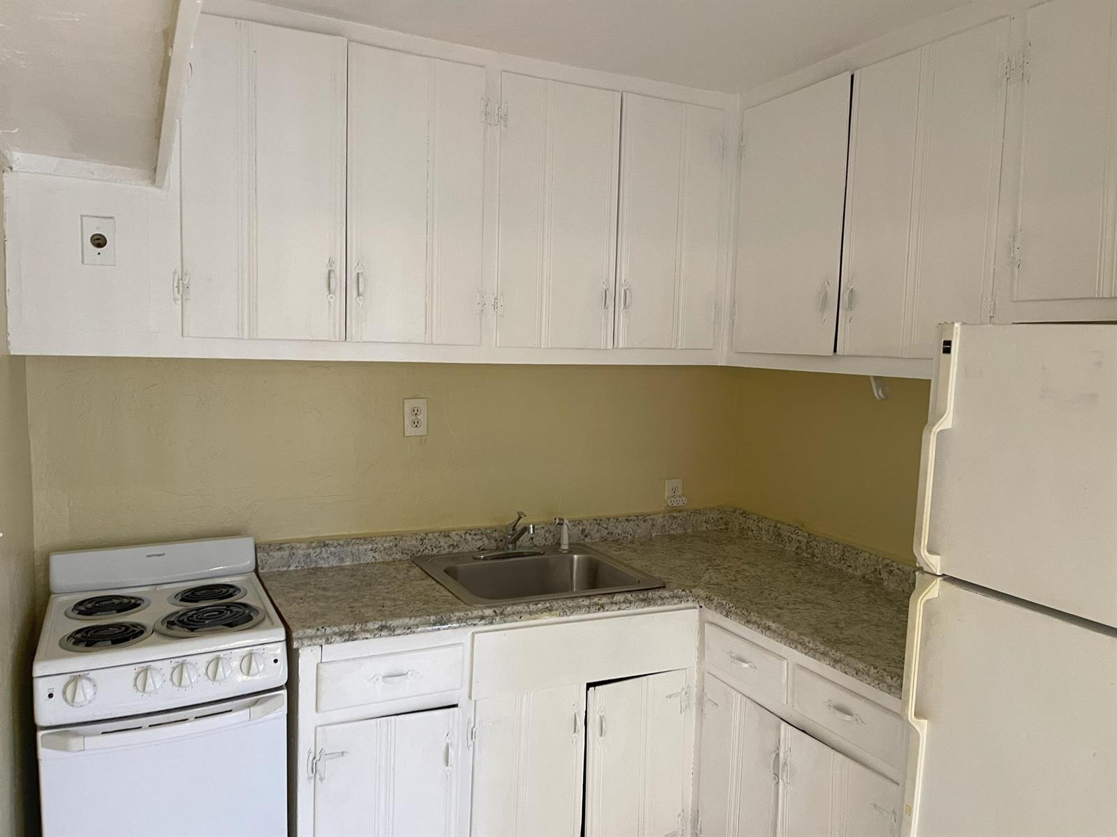 1-4  / 0 2420 sq. ft. $ 2026-06-20 0 foto