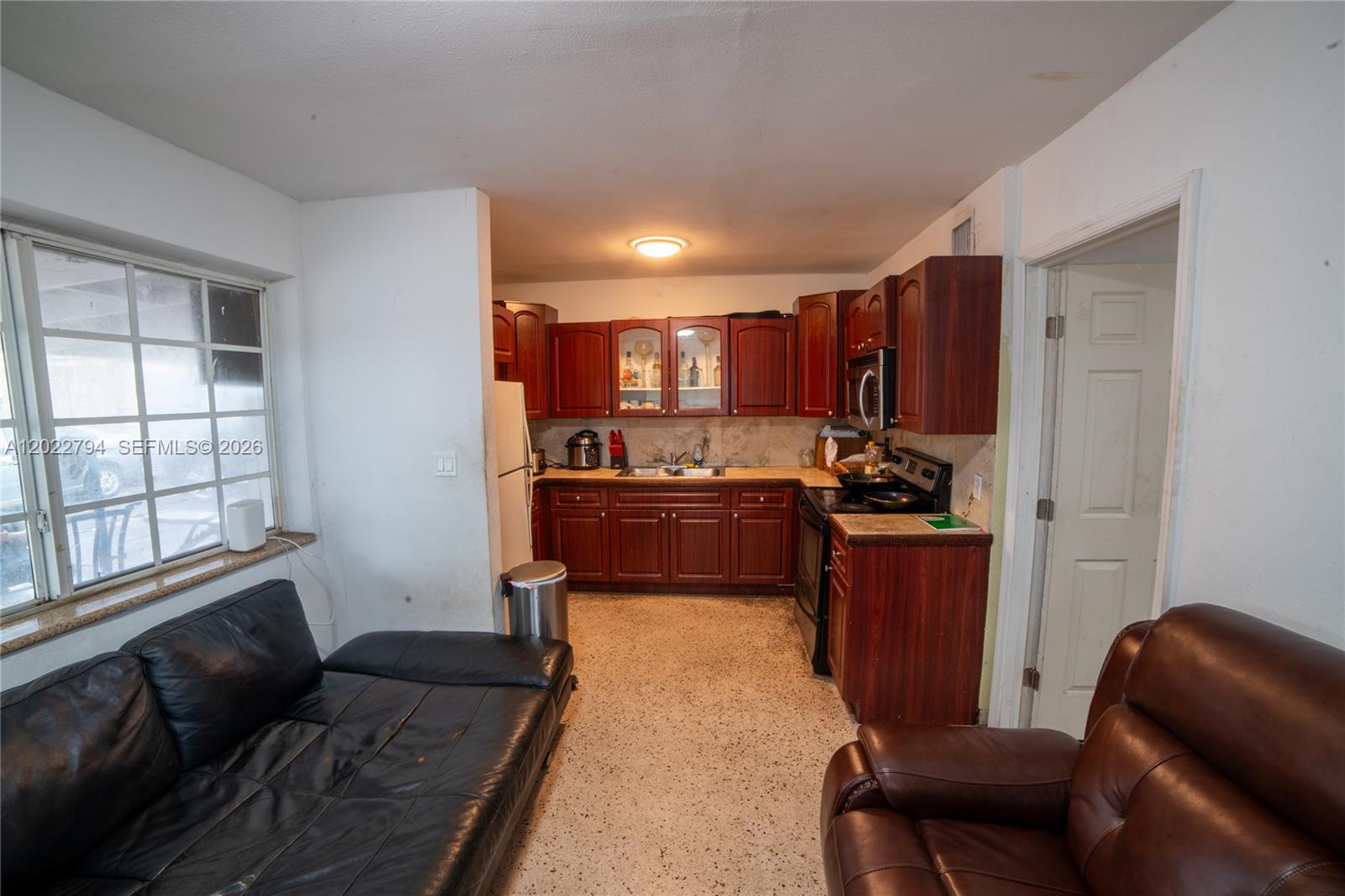See details / 900 sq. ft. $ 2026-05-20 0 Photo