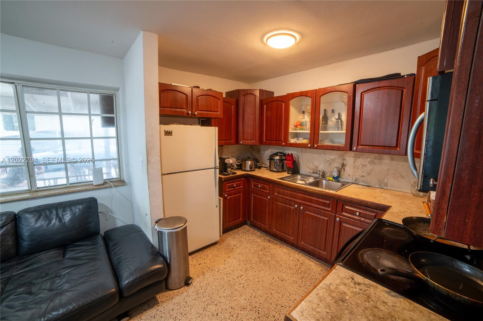 See details / 900 sq. ft. $ 2026-05-20 0 Photo