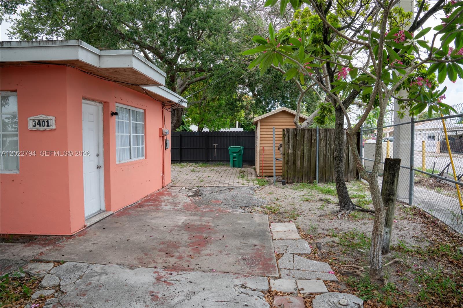 See details / 900 sq. ft. $ 2026-05-20 0 Photo