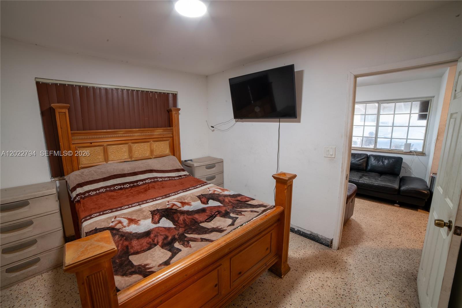 See details / 900 sq. ft. $ 2026-05-20 0 Photo