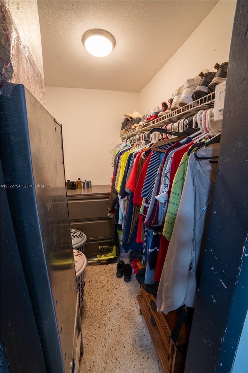 See details / 900 sq. ft. $ 2026-05-20 0 Photo