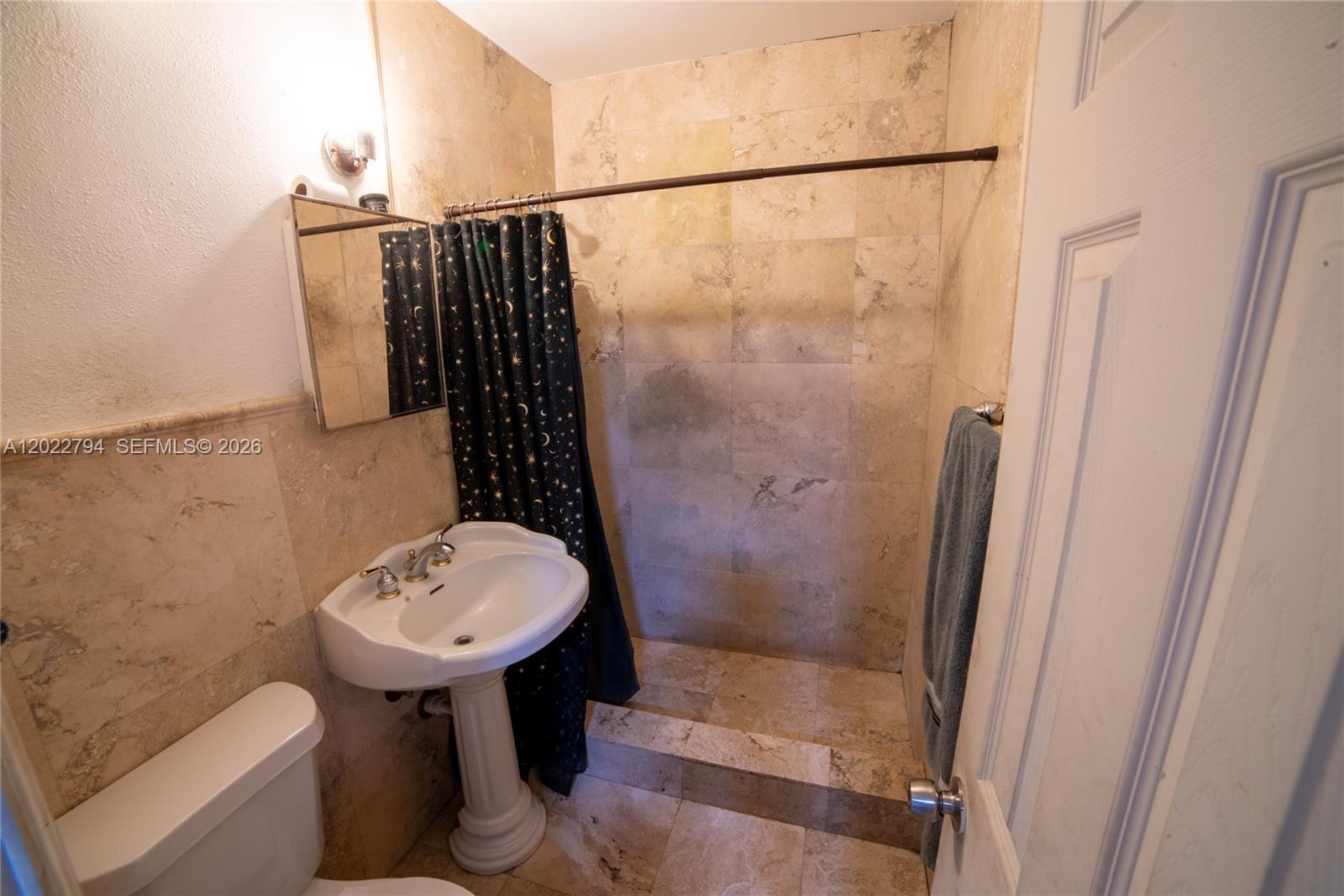 See details / 900 sq. ft. $ 2026-05-20 0 Photo