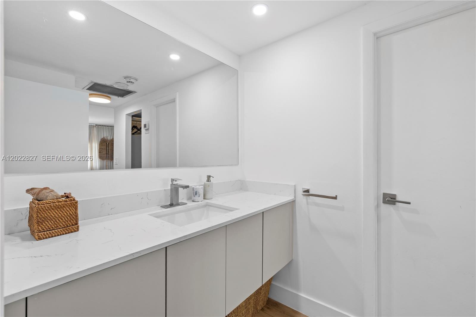 1504 1 / 2 762 sq. ft. $ 2026-05-20 0 Photo