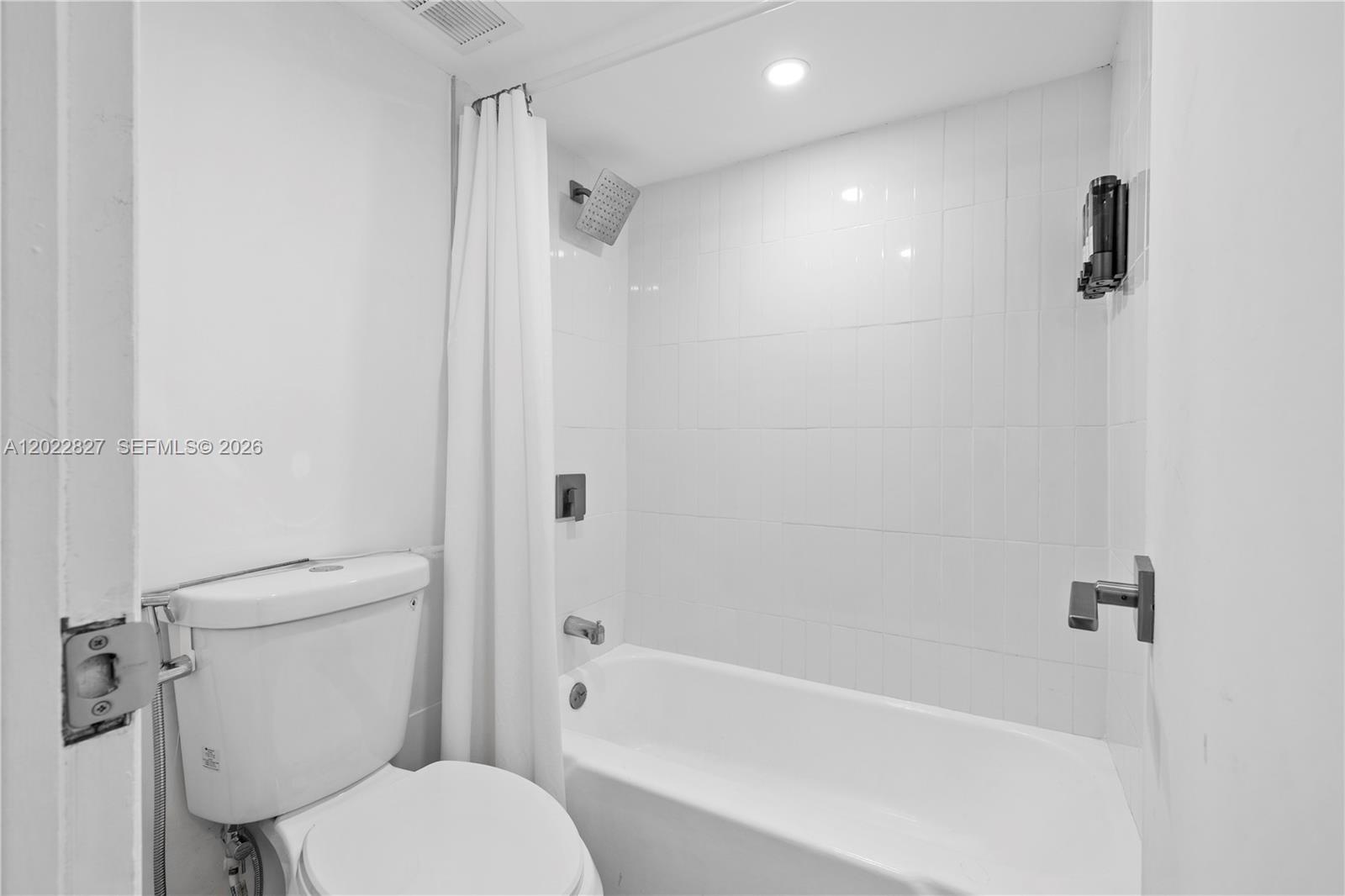 1504 1 / 2 762 sq. ft. $ 2026-05-20 0 Photo
