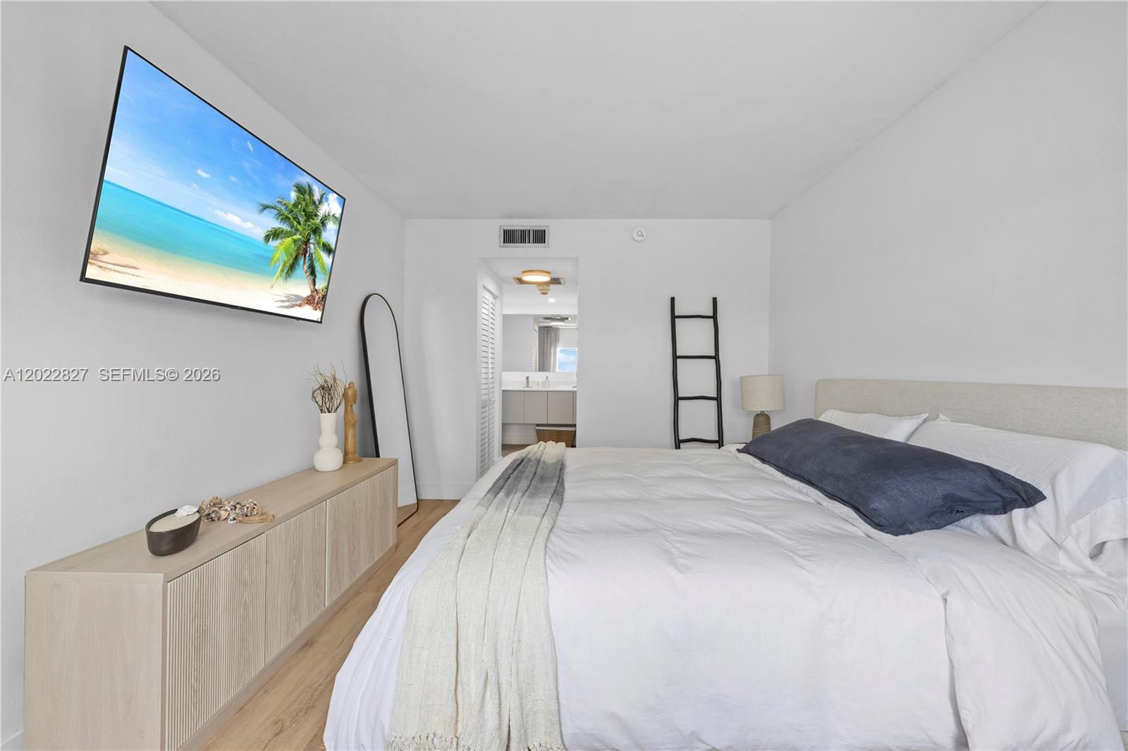 1504 1 / 2 762 sq. ft. $ 2026-05-20 0 Photo