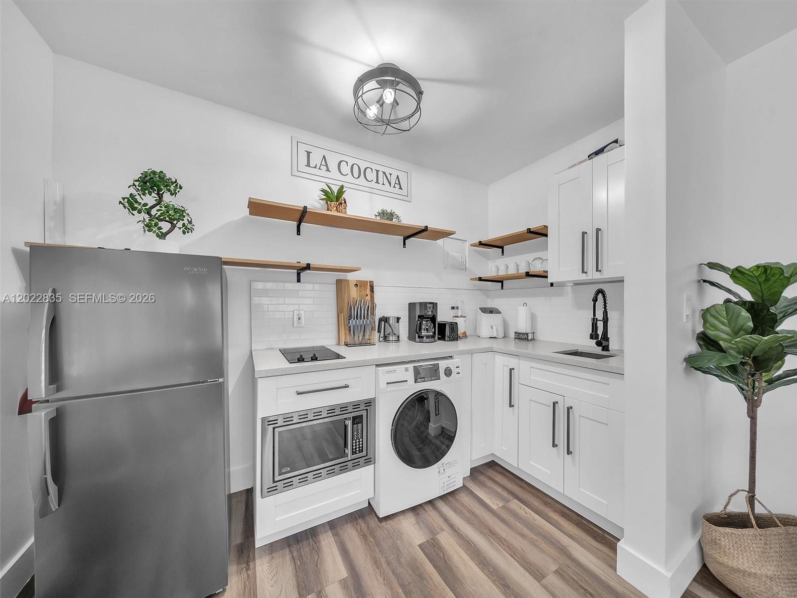 See details / 2276 sq. ft. $ 2026-05-20 0 Photo
