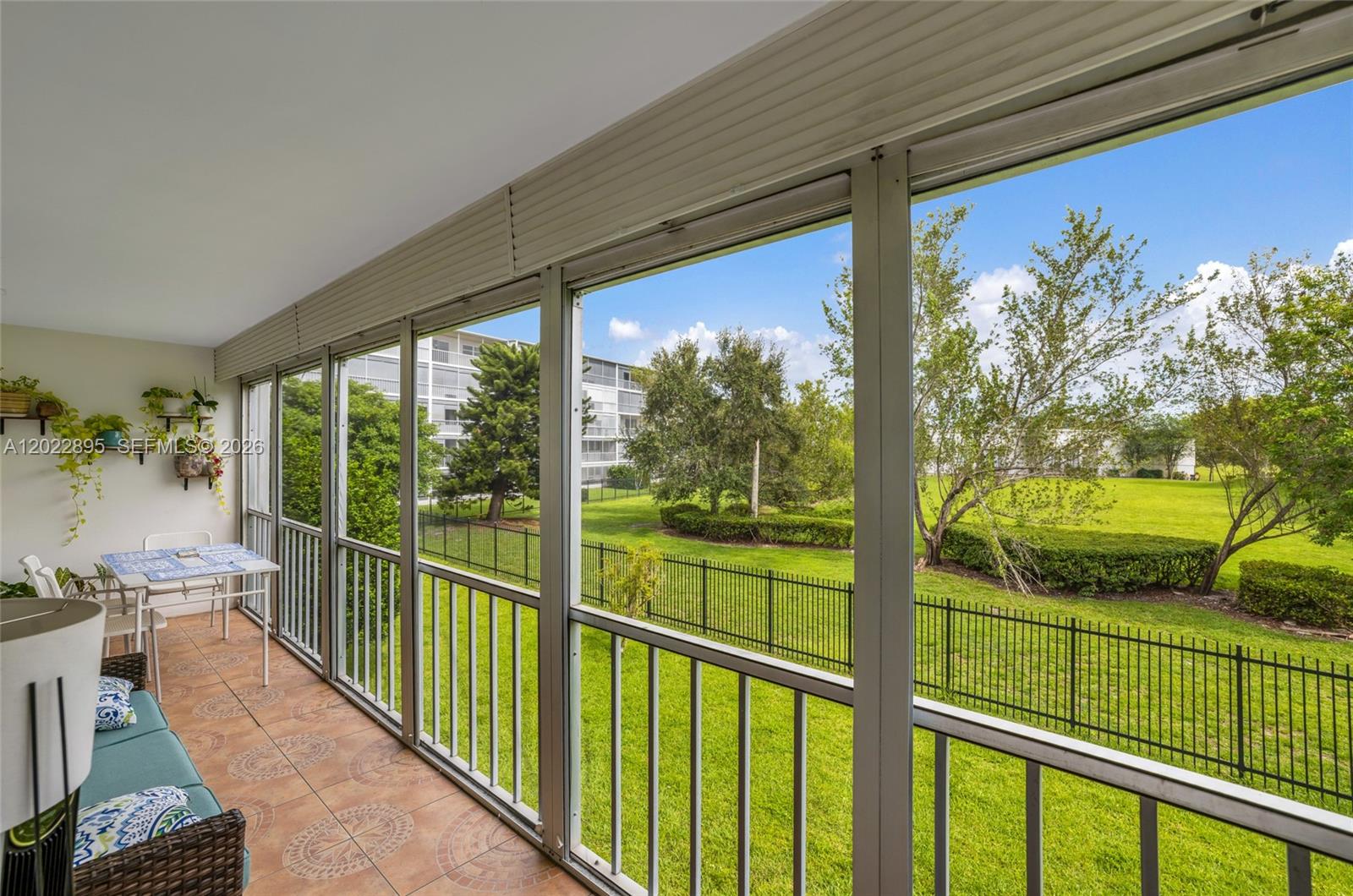212 1 / 2 775 sq. ft. $ 2026-05-20 0 foto