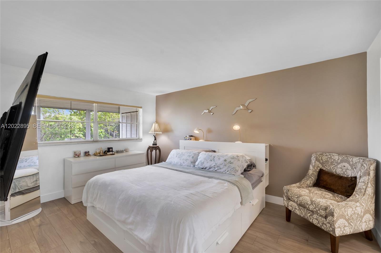 212 1 / 2 775 sq. ft. $ 2026-05-20 0 foto