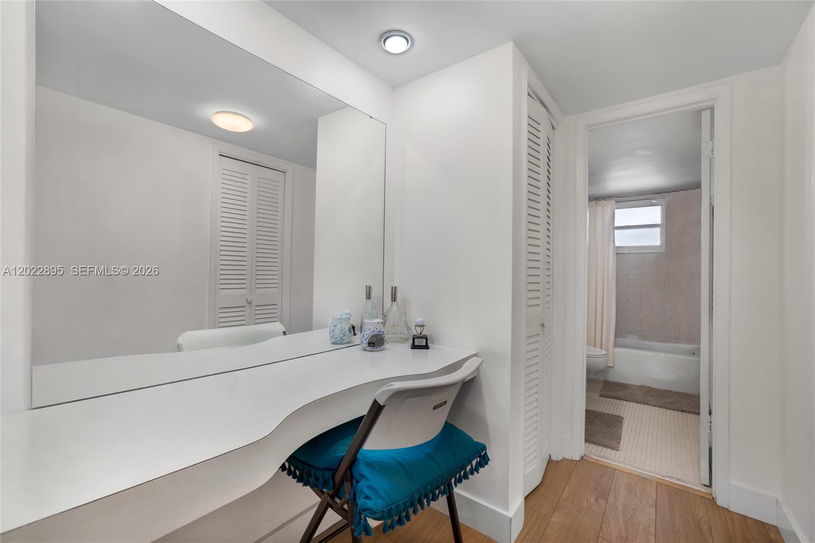 212 1 / 2 775 sq. ft. $ 2026-05-20 0 foto