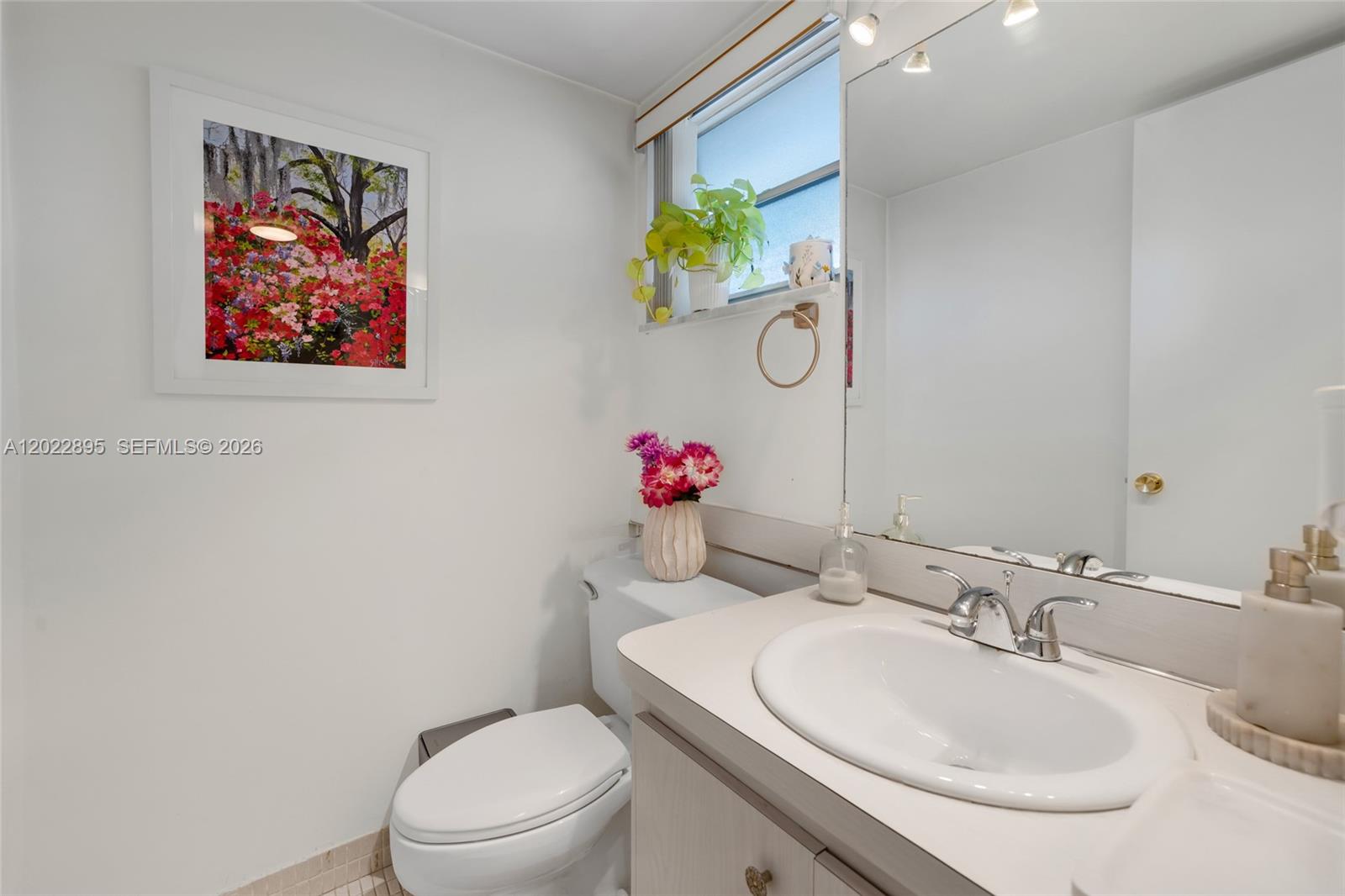 212 1 / 2 775 sq. ft. $ 2026-05-20 0 foto