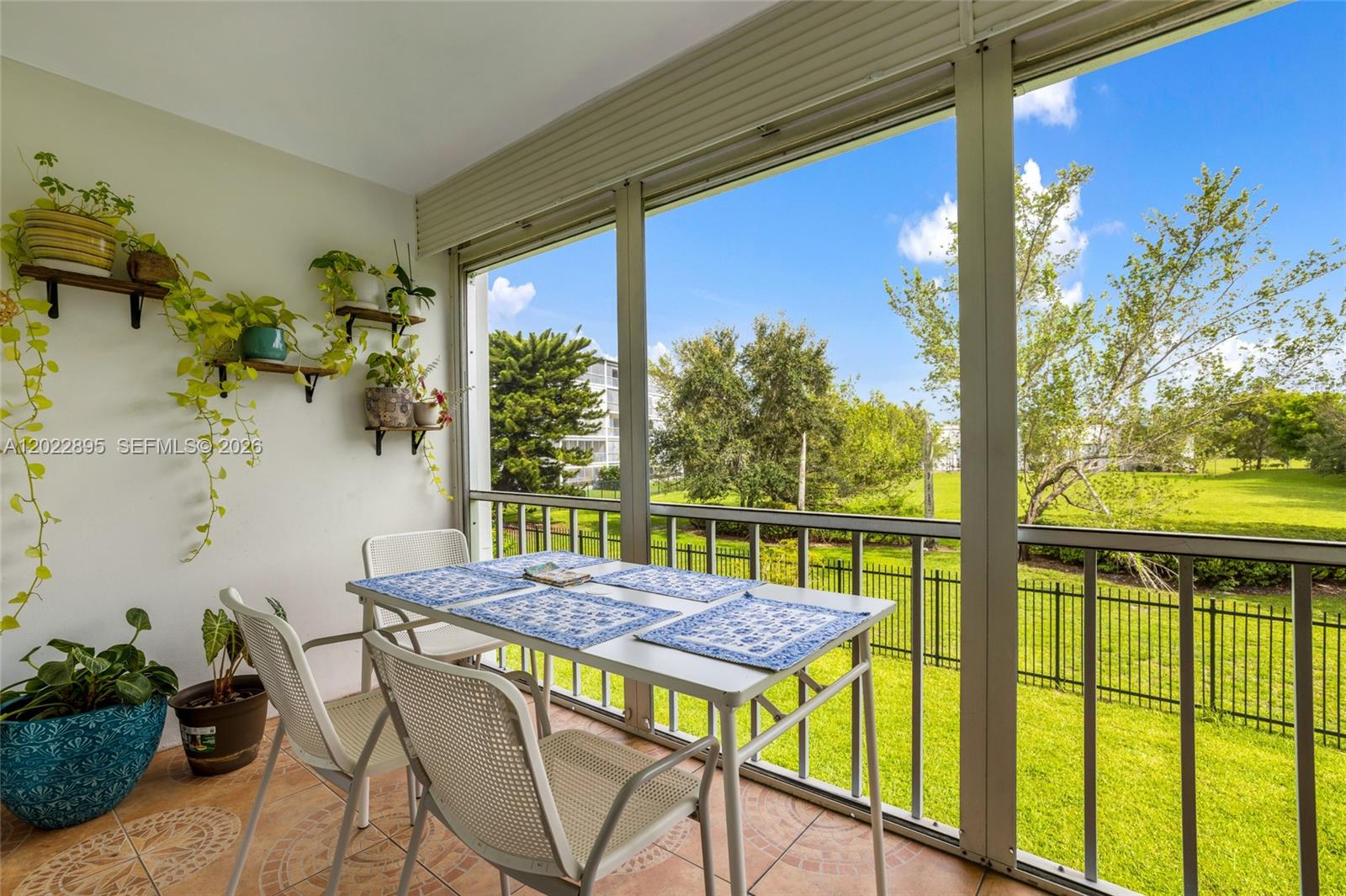 212 1 / 2 775 sq. ft. $ 2026-05-20 0 foto