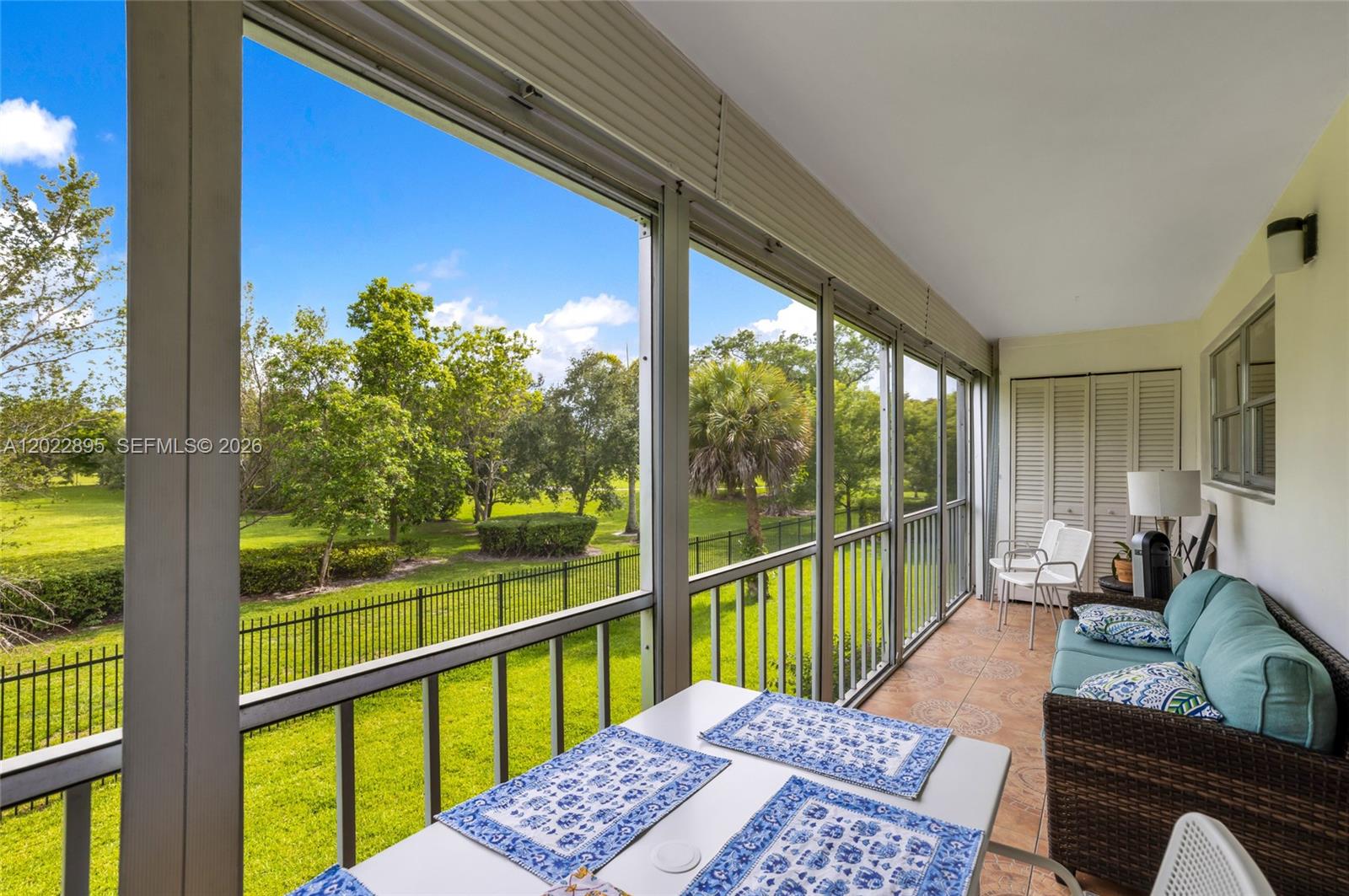 212 1 / 2 775 sq. ft. $ 2026-05-20 0 foto