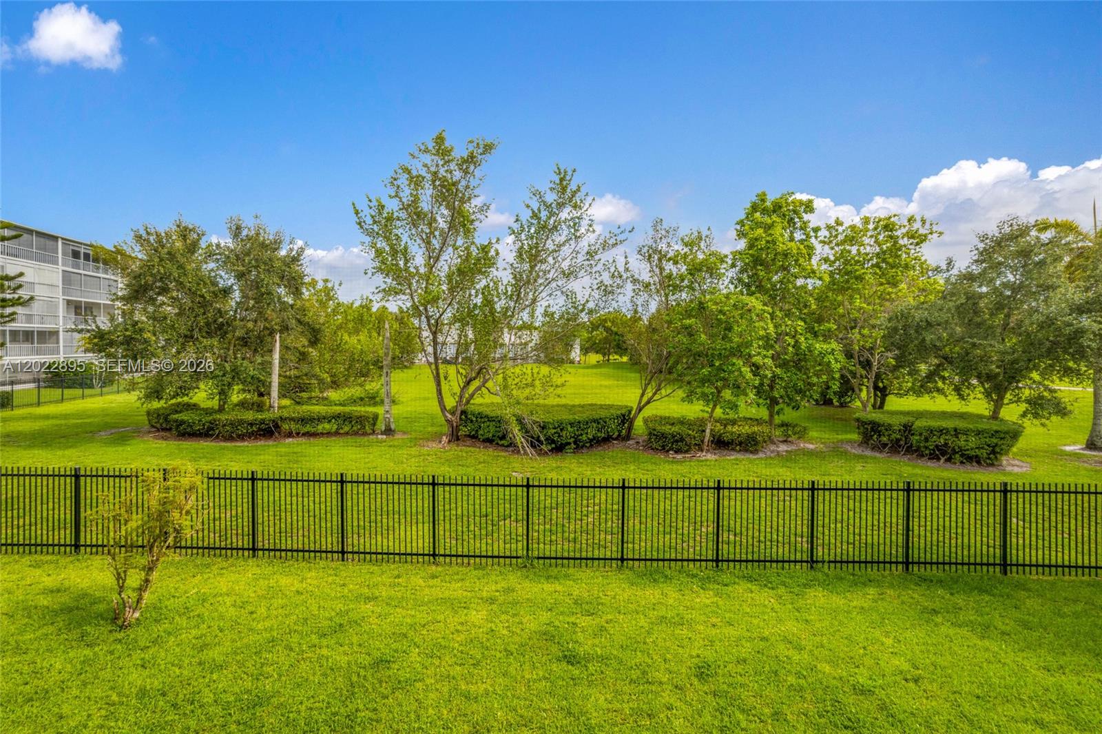 212 1 / 2 775 sq. ft. $ 2026-05-20 0 foto