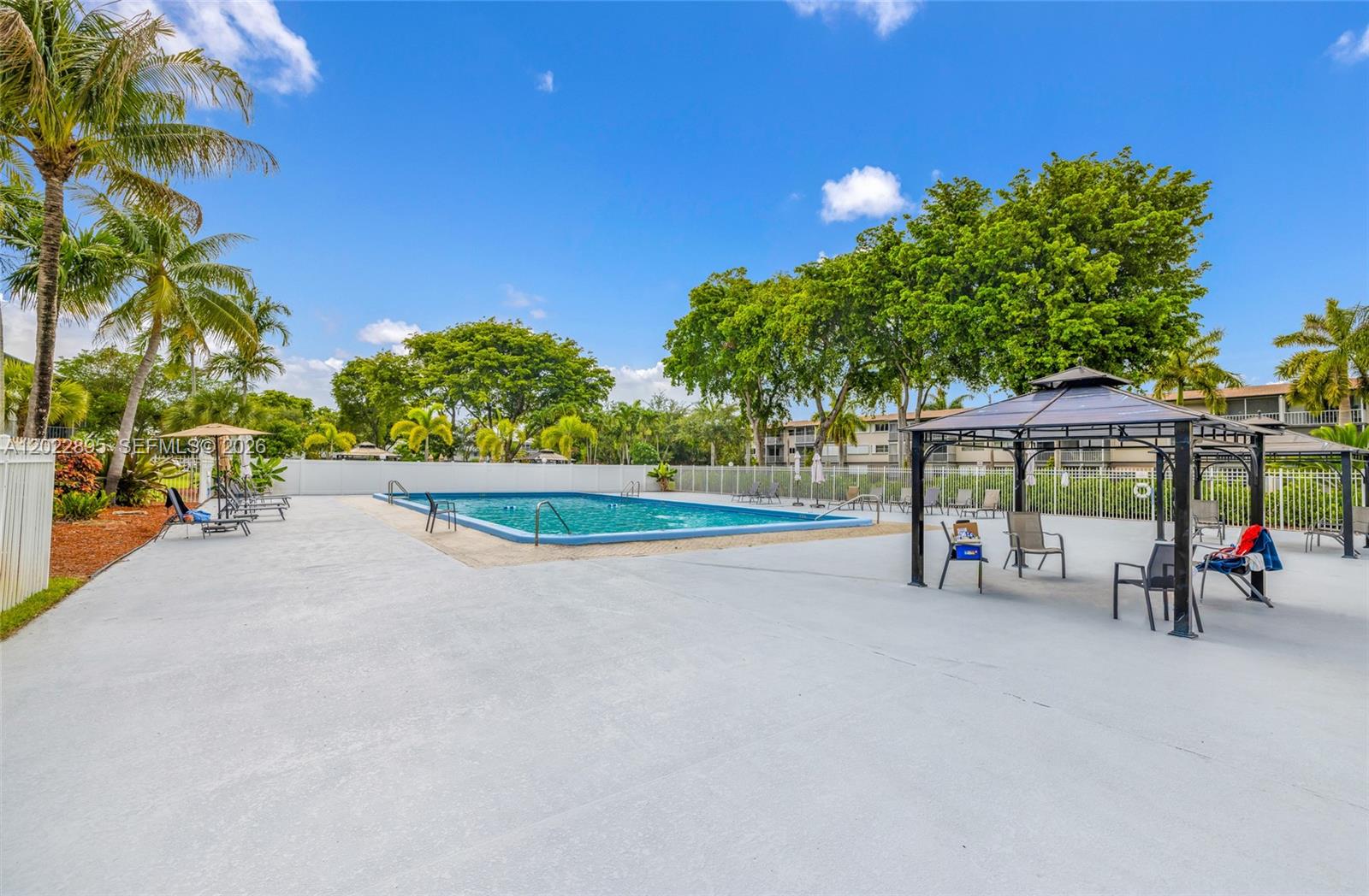212 1 / 2 775 sq. ft. $ 2026-05-20 0 foto