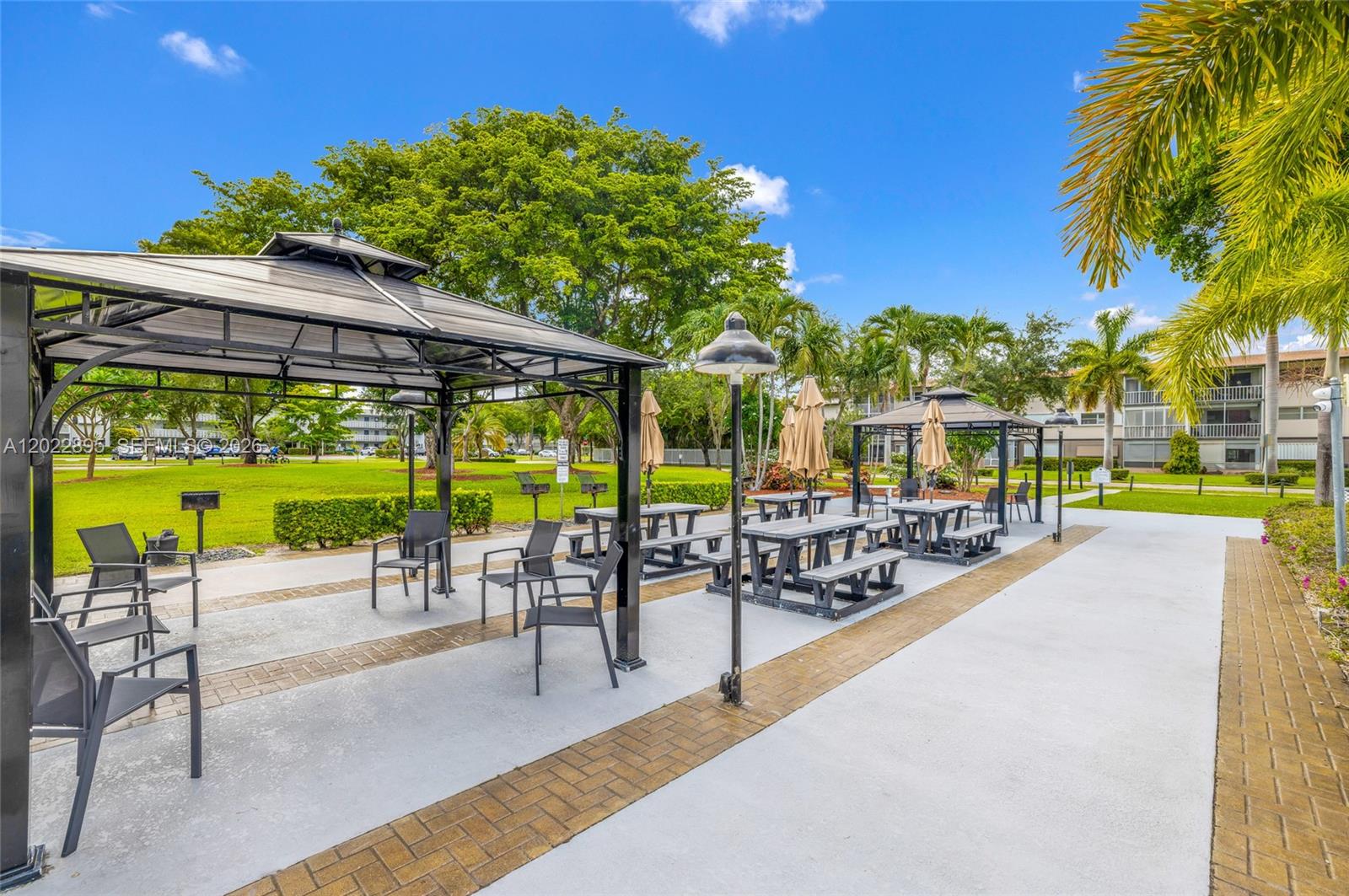 212 1 / 2 775 sq. ft. $ 2026-05-20 0 foto