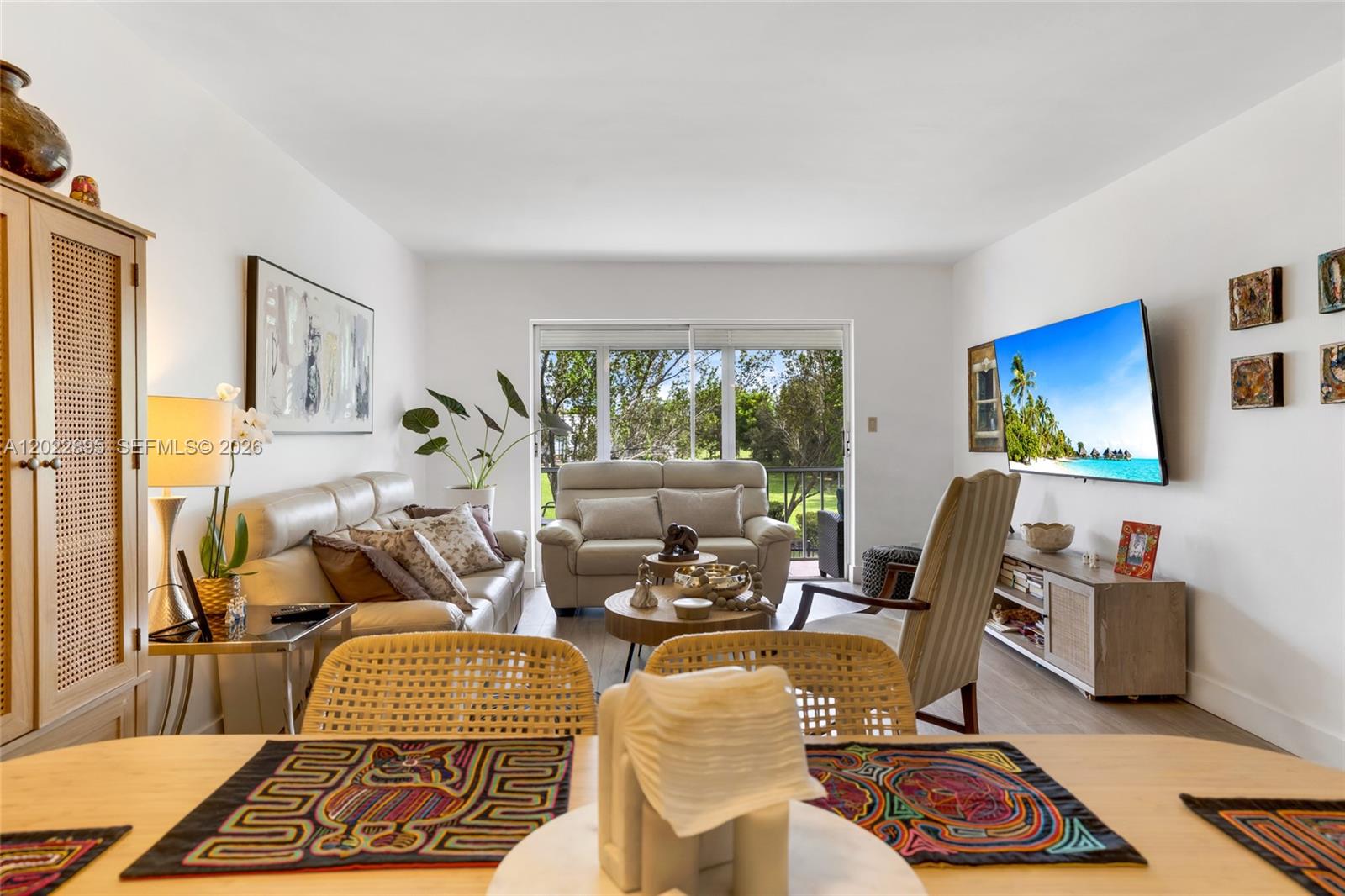 212 1 / 2 775 sq. ft. $ 2026-05-20 0 foto