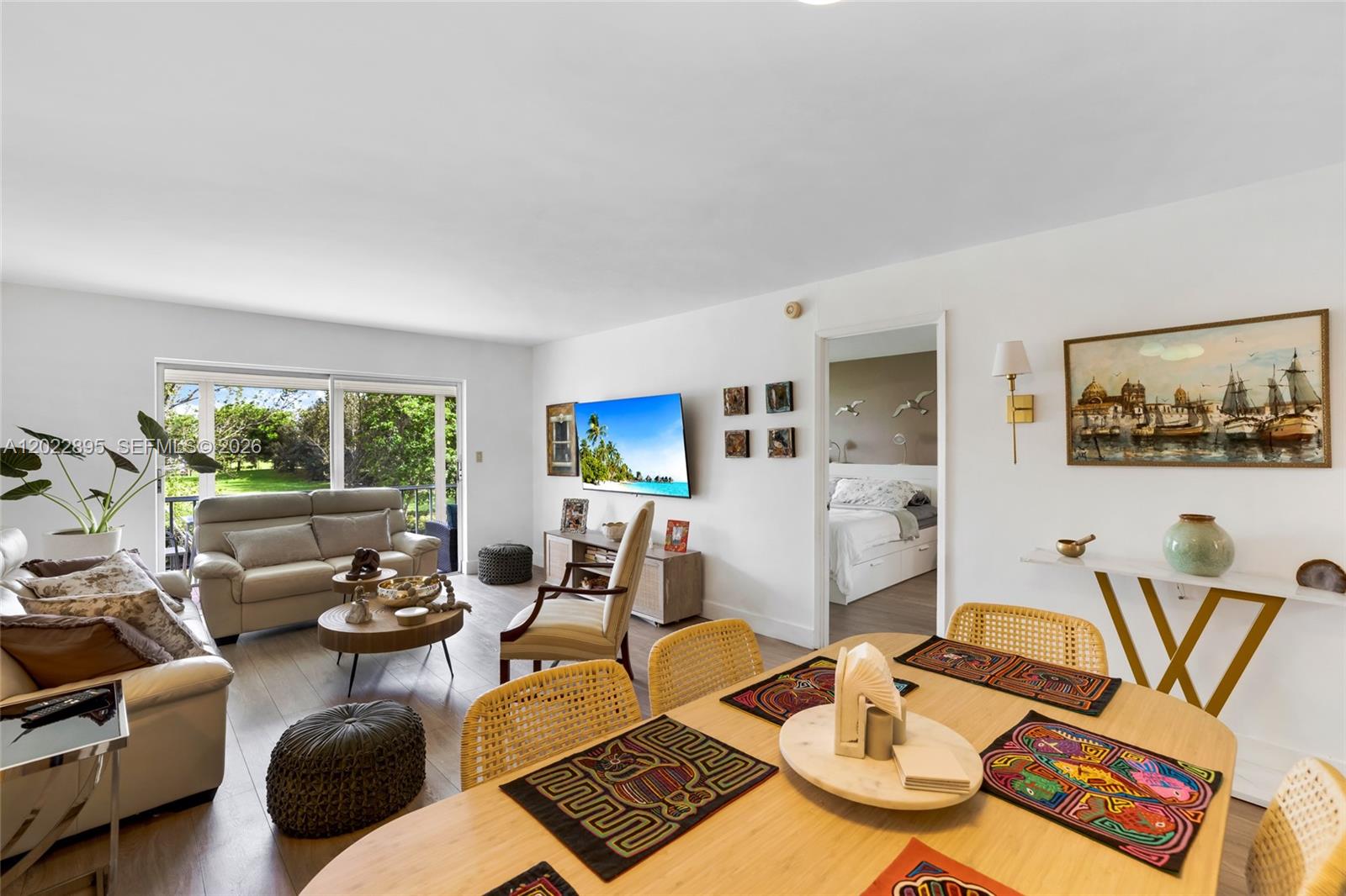 212 1 / 2 775 sq. ft. $ 2026-05-20 0 foto