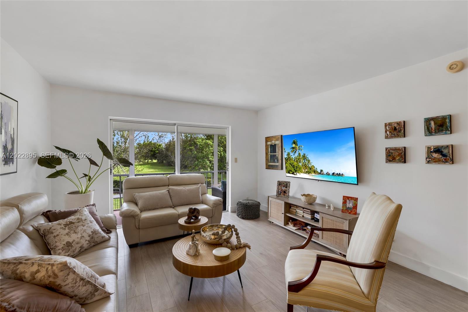 212 1 / 2 775 sq. ft. $ 2026-05-20 0 foto