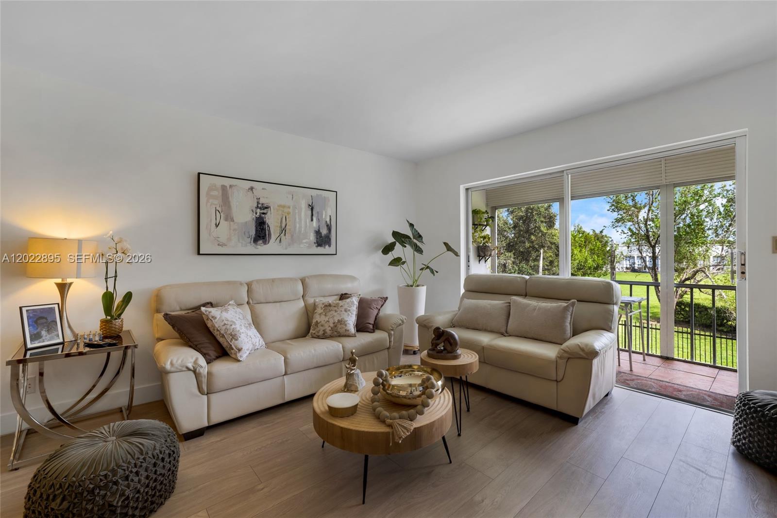 212 1 / 2 775 sq. ft. $ 2026-05-20 0 foto